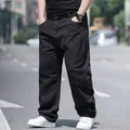 Bequeme Herrenjeans mit lockerer Passform aus Stretch-Denim in klassischem Schwarz - 28 / Unterteile / Schwarz