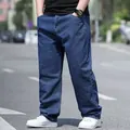 Dunkelblaue Herren-Jeans mit geradem Bein und elastischer Passform für die Freizeit - 28 / Unterteile / Blau