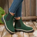 Vista detallada de botines Chelsea de ante verde oscuro para mujer con plataforma. - 36 / Verde
