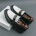 Mocassins homme noir et blanc élégants avec boucle mors dorée - 38 / Correspondance de Couleurs Noir et Blanc (2608)
