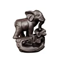 Handgemaakte donkerbruine paarse klei olifant backflow wierookbrander met lotus ontwerp - Originele Thaise Olifant Stijl