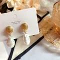 Eleganti orecchini pendenti di perle barocche con perni in argento 925 in stile vintage - Pendaglio Perla Irregolare (Perno Argento 925)