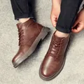 Bottines Martin pour hommes en cuir marron avec un design classique à lacets et style décontracté - 37 / Doublure Peluche (9911) / Marron
