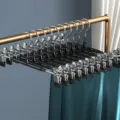 Pinzas para pantalones de acero inoxidable con protección, gancho de resorte grueso para ropa. - Negro Obsidiana