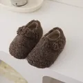 Άνετα καφέ loafers από γούνα με λεπτομέρεια αγκράφας για το χειμώνα, ζεστά παπούτσια slip-on - Μέγεθος 22 (Εσωτερικό Μήκος 13.1cm) / Καφέ