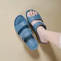 Sandales compensées bleues pour femmes avec boucle en métal et semelle épaisse - 38 / Bleu clair
