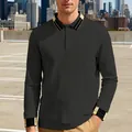 Gedetailleerde macro-weergave van een casual herenpolo met lange mouwen en strepen - S / Tops / donkergrijs