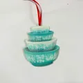 Decorazione natalizia in acrilico con ciotole vintage verde acqua impilate e gallo - Blu