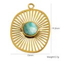 Pendentif rayon de soleil en acier doré avec pierre de couleur turquoise au centre - Texture Solaire Radiante (YTP2411199)