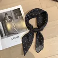 Carré de soie en coton et lin noir à pois blancs à la mode pour femmes élégantes - Pois Simples (Image Principale 10) / Pois Noir