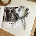 Petit foulard carré 58cm en coton et lin respirant avec imprimé paisley pour femme - Motif Paisley (Image Principale 11) / 58*58cm / Blanc