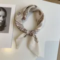 Petit foulard carré en coton et lin imprimé cachemire beige et marron pour femme - Imprimé Rétro (Image Principale 15) / 58*58cm / Blanc Cassé