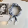 Foulard carré bleu cachemire en coton et lin 58cm pour femme accessoire décoratif - Motif Paisley Bleu et Blanc (Image Principale 22) / 58*58cm / Blanc avec Paisley Bleu