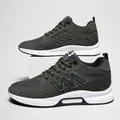 Atmungsaktive olivgrüne Fly-knit-Sneaker mit versteckter Innenhöhung für Herren - 37 / Armeegrün