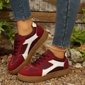 Stijlvolle bordeauxrode en witte dames platform sneakers voor de herfst van 2025. - 36 / Bourgondië Patchwork
