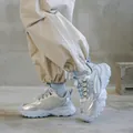 Sneakers chunky da donna in vera pelle in azzurro e finitura argento metallizzato - 31 / Blu Luna