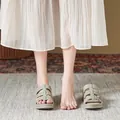Sandales compensées vert clair confortables avec découpes et surpiqûres élégantes - 38 / Vert clair