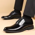 Elegante schwarze Derby-Schuhe aus Leder mit spitzer Kappe für Business und Bräutigam - 37 / Höhenvergrößerndes Schwarz (1,2 cm Pad)