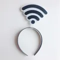 Detailed view of the humorous WiFi signal symbol headband for funny parties and selfies - Black WiFi Headband / Black