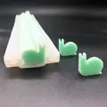 Detailansicht der Schnecken-Silikonform für handgemachte Seife mit fertigen Stücken - Schneckenform
