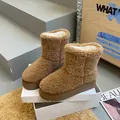 Stivali da neve platform in sherpa marrone da donna con calda fodera in pile bianco - 35 / Marrone castano