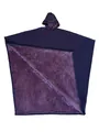 Dettaglio del poncho oversize con cappuccio, fodera in pile viola e guscio blu navy - Taglia unica / Top / Viola scuro