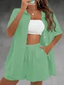 Groene tweedelige casual zomeroutfit met vest met korte mouwen en bijpassende shorts. - S / Boven- En Onderstuk / Lichtgroen