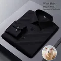 Chemise classique en laine noire pour hommes avec texture lisse et présentation pliée - 38 / Hauts / Noir (YM051-28)