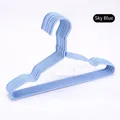 Cintres antidérapants bleu ciel pour vêtements de bébé avec des encoches durables. - Lot de 10 / Bleu ciel