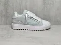 Elegante zapatilla de plataforma NUMERIS verde claro con detalles de perlas blancas - 36 / Perla Artificial Azul y Blanco