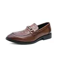 Elegantes zapatos de vestir marrón para hombre con relieve de cocodrilo y diseño slip-on - 38 / Marrón