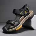 Sandalias resistentes de senderismo para hombre con puntera cerrada y velcro - 38 / Negro