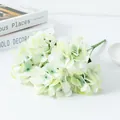 Detalle de ramo de flores de hortensia artificial, ideal para decoración de bodas y hogar. - Hortensie Impresa en Color - Verde