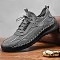 Scarpe estive in rete traspiranti grigie da uomo con design traforato a nido d'ape e lacci - 44 / Stile in Maglia Grigia (R1820) / Grigio