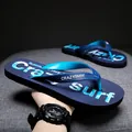 Dunkelblaue Herren Zehenstegsandalen mit Crazy Surf Print für Strand und Freizeit - 40 / Blau