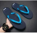 Rutschfeste Herren-Flip-Flops in Blau mit Sport-Print für Strand und Sommer - 39 / Blau