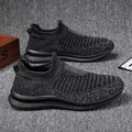 Scarpe da corsa slip-on in flyknit nere con rete traspirante e suola antiscivolo - 38 / Serie 227 / Grigio scuro
