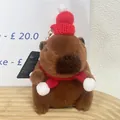 Pluche Capybara sleutelhanger met rode gebreide muts en sjaal kerstcadeau hanger - Kerst Rode Sjaal Stijl