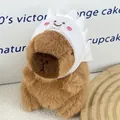 Schattige bruine Capybara pluche sleutelhanger met een witte cartoon hoodie decoratie - Witte Kap Stijl