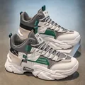 Sneakers alte da uomo alla moda con suola spessa in grigio verde e bianco - 39 / Grigio