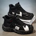 Zapatillas de senderismo altas para hombre en blanco y negro con suelas gruesas - 39 / Negro
