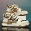 Sneakers alte originali da uomo con tappezzeria a orsetto e suole con zeppa alta - 40 / Cachi