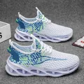 Zapatillas de malla transpirable para hombre con patrones fly-knit azul y verde - 40 / Blanco Verde