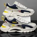 Scarpe sportive da uomo in mesh traspirante color crema e blu navy per la corsa estiva - 36 / Beige