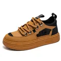 Zapatillas de ante marrón con detalles negros y cordones gruesos para exteriores - 39 / Caqui
