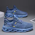 Ademende blauwe mesh heren sneakers met gevormde zool voor de zomer - 38 / Blauw