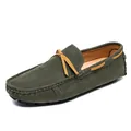 Stilvolle dunkelgrüne Wildleder-Loafer für Herren mit gelber Schleife und Nähten - 36 / Dunkelgrün