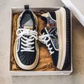 Zapatillas de hombre con puntera de concha, plataforma y coloridos patrones étnicos. - 39 / Negro
