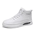 Sneakers casual bianche a metà altezza da uomo con motivi floreali in rilievo - 39 / Bianco