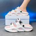 Bequeme weiß-pinke Herren-Sport-Sandalen mit dicker, rutschfester Sohle für den Außenbereich - Größe 32 (32/33) / Weiß-Rosa